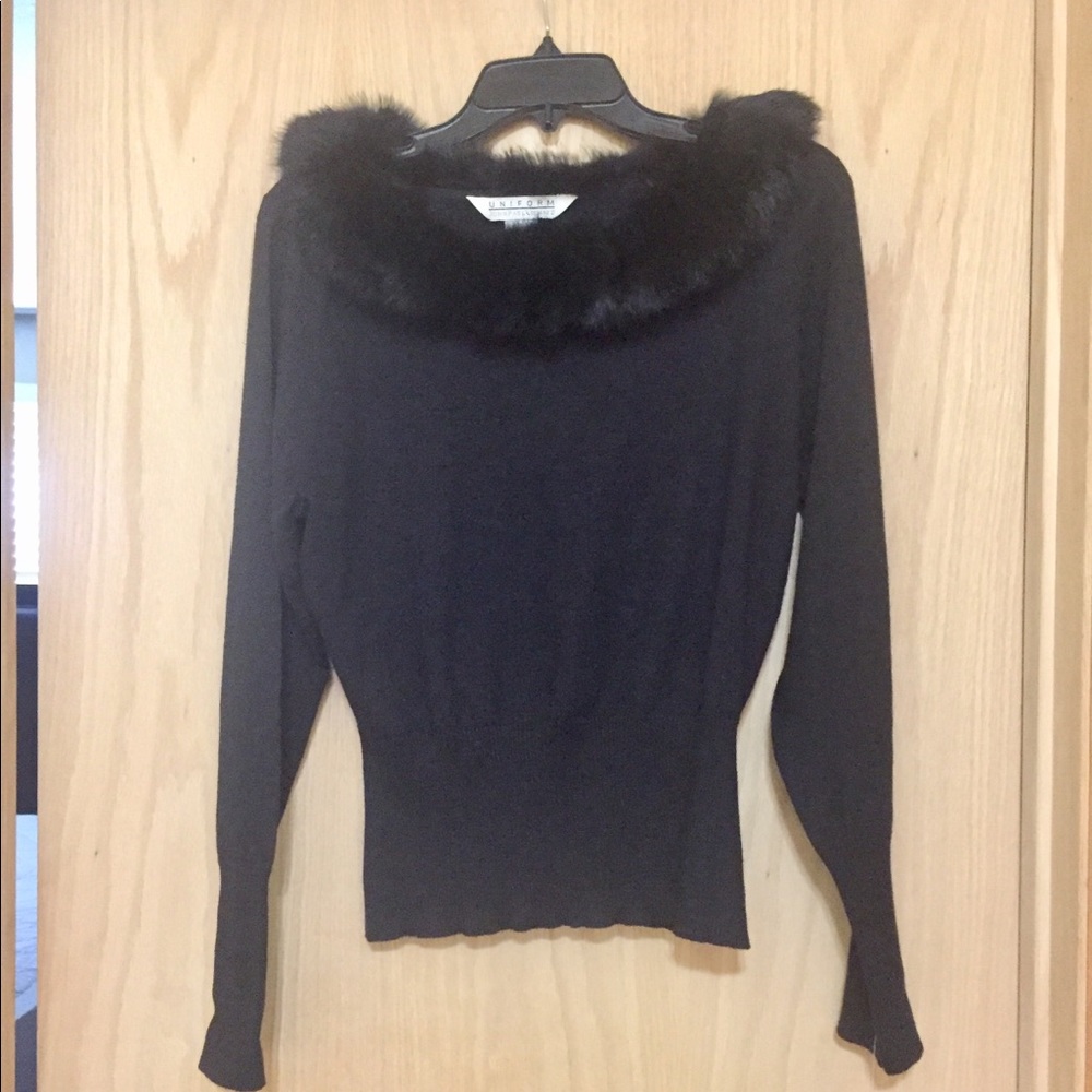 NWT Large Black Sweater w Detachable Fur Collar